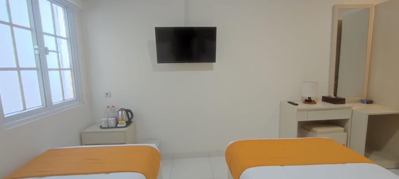 Batik Oma House Hotel ยอกยาการ์ตา ภายนอก รูปภาพ